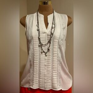 No Tag White Sheer Lace Pleated Sleeveless V Neck Blouse Sz L.